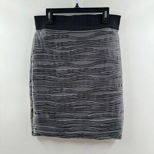 H&M Grey Textured Pencil Skirt (Size 8 / Medium)